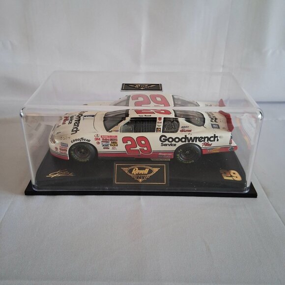 2001 GM Goodwrench Service Plus #29 Kevin Harvick 1:24 Scale Diecast Car - Picture 2 of 10